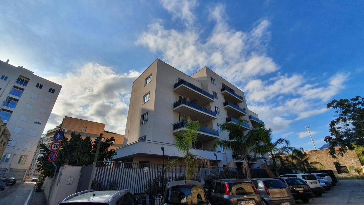 Location10 Acomodação com café da manhã Palermo Exterior foto